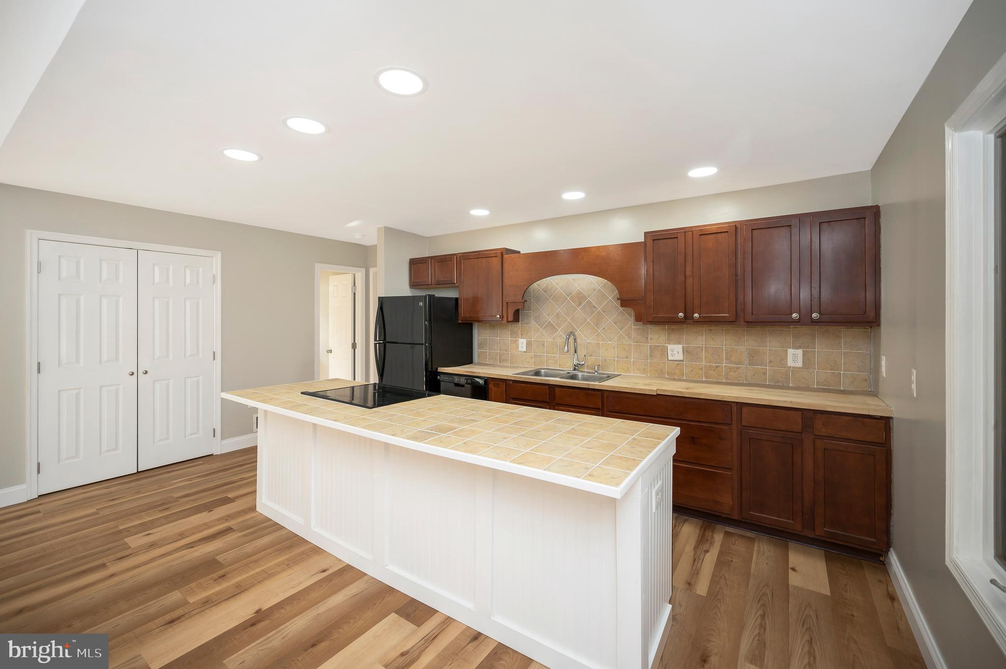 5212 Harvest Moon Ln