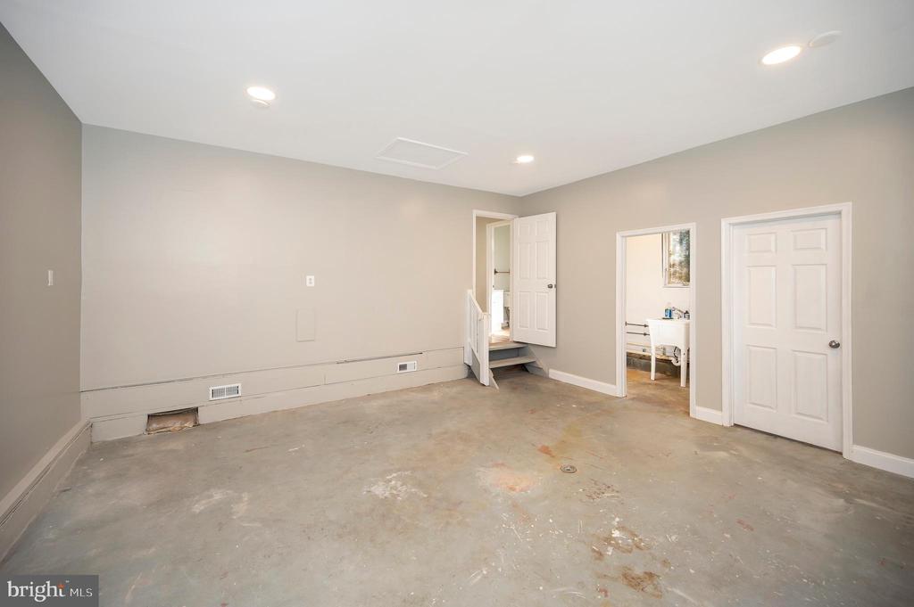 5212 Harvest Moon Ln