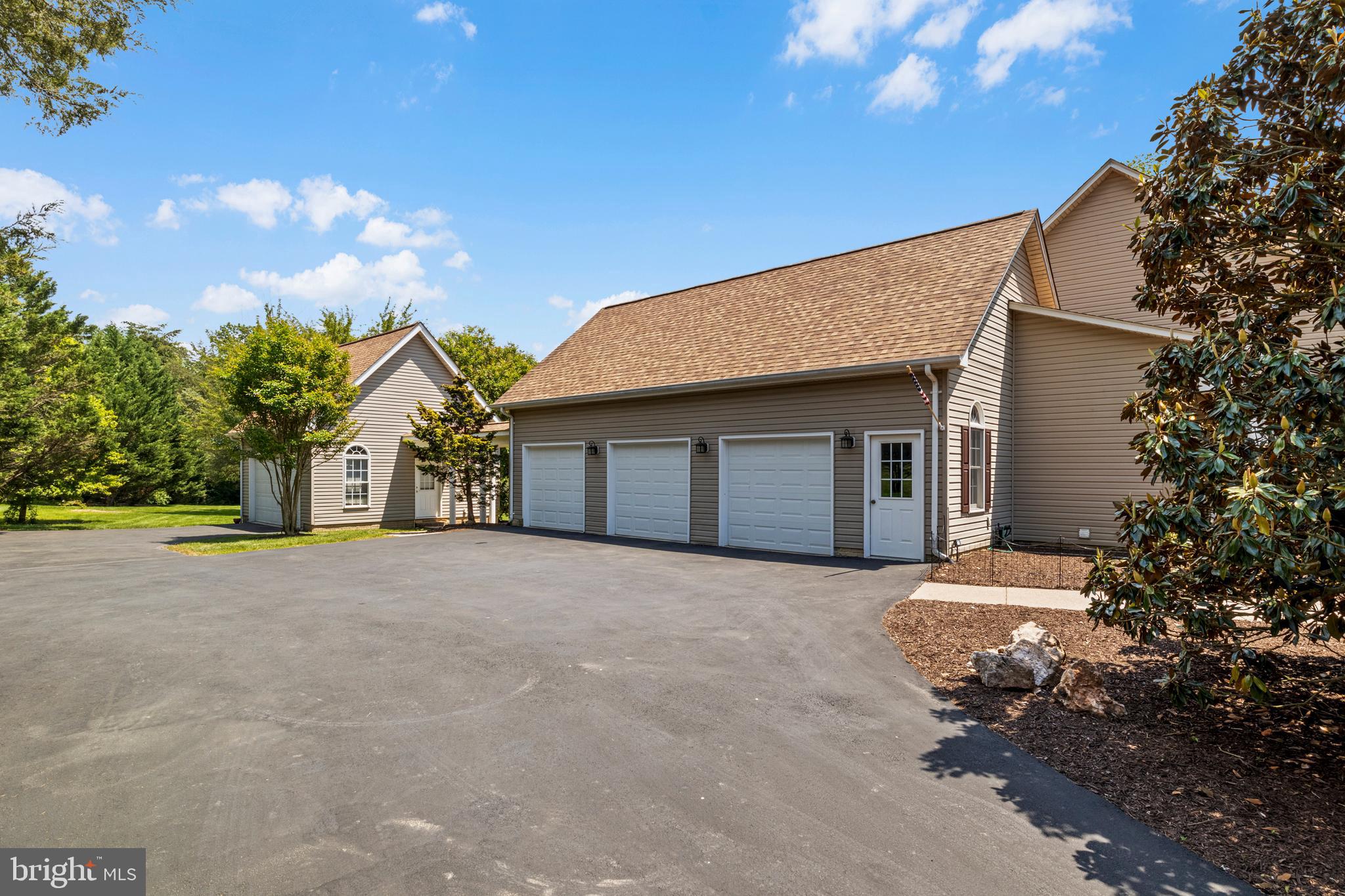 2285 WELTON POND COURT