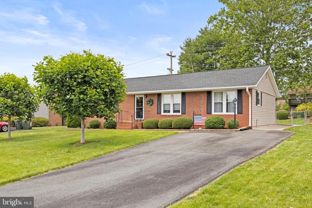 300 CHESTNUT DRIVE