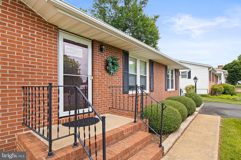 300 CHESTNUT DRIVE