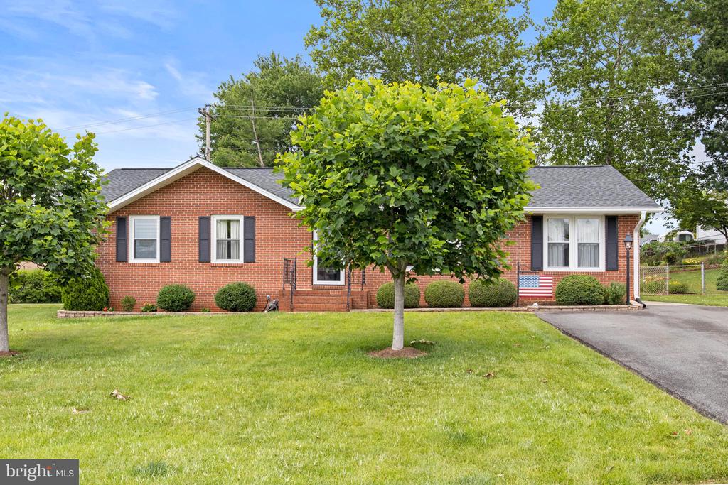 300 CHESTNUT DRIVE