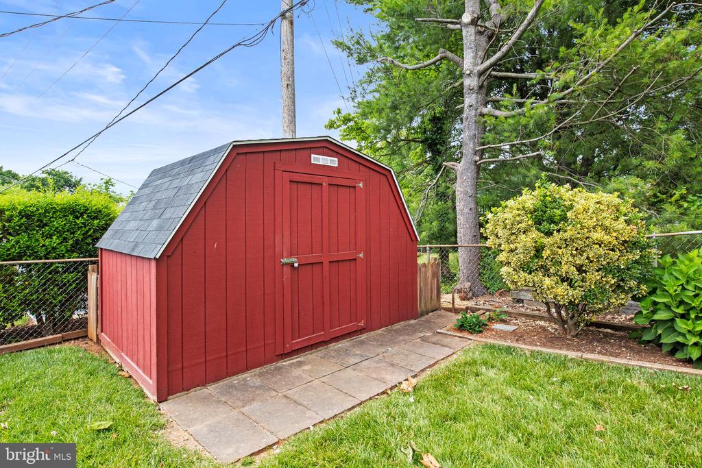 300 CHESTNUT DRIVE