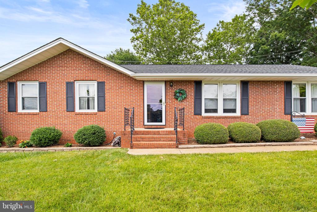 300 CHESTNUT DRIVE