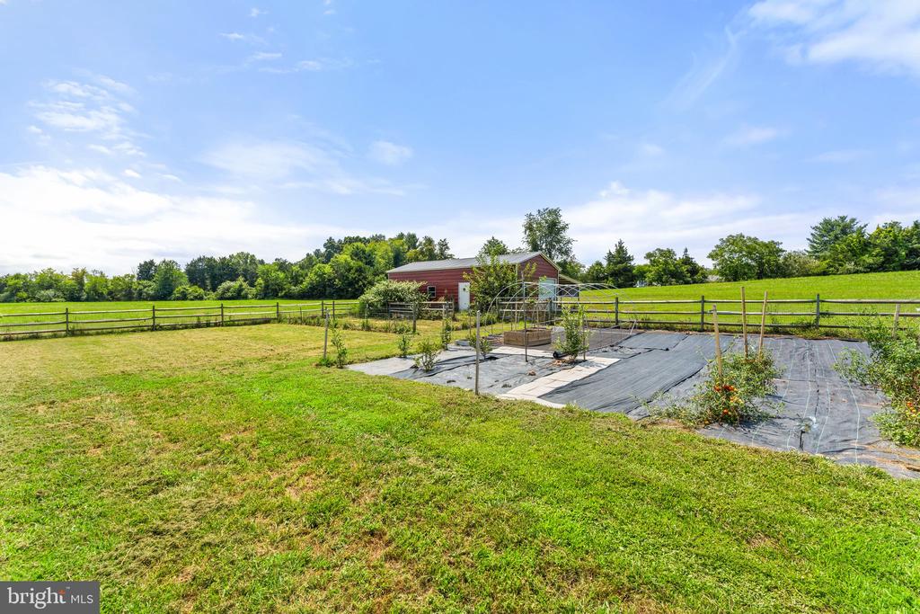 7110 LAKOTA RD