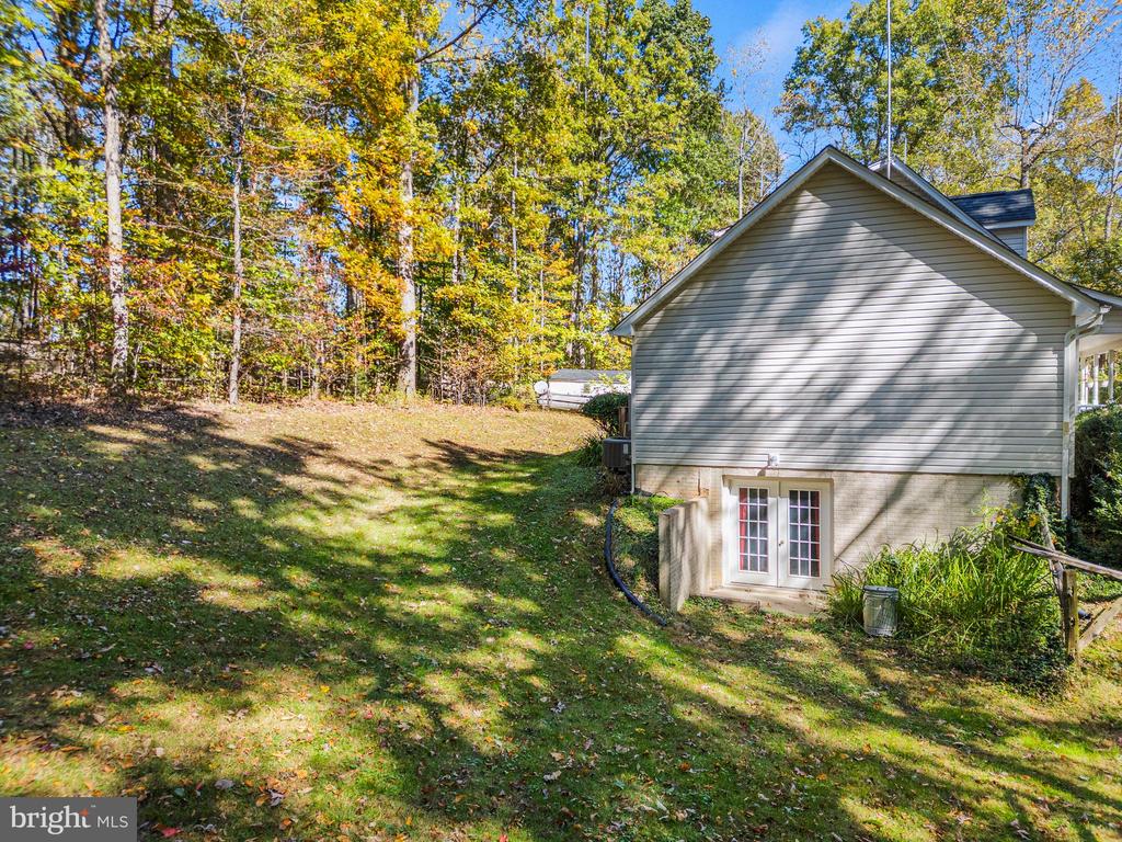 6548 CAMPGROUND LANE
