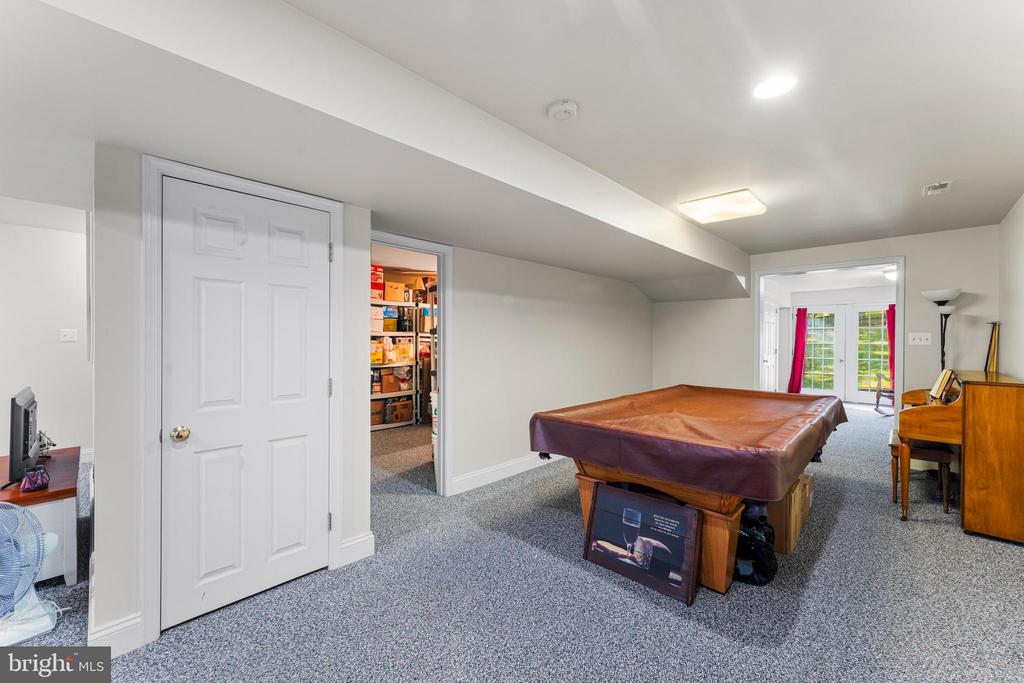 6548 CAMPGROUND LANE