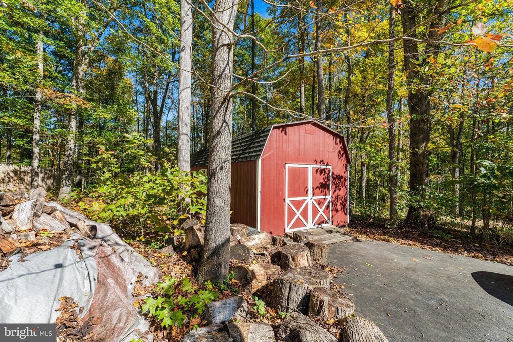 6548 CAMPGROUND LANE