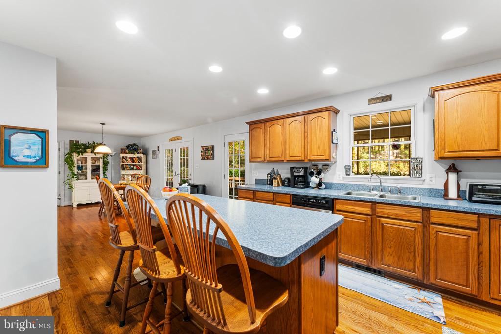 6548 CAMPGROUND LANE