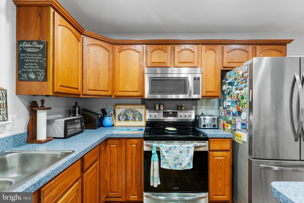 6548 CAMPGROUND LANE