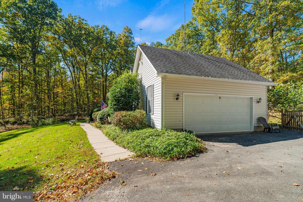 6548 CAMPGROUND LANE