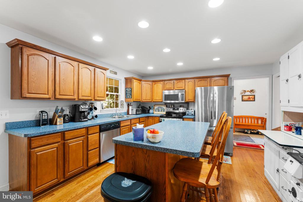 6548 CAMPGROUND LANE