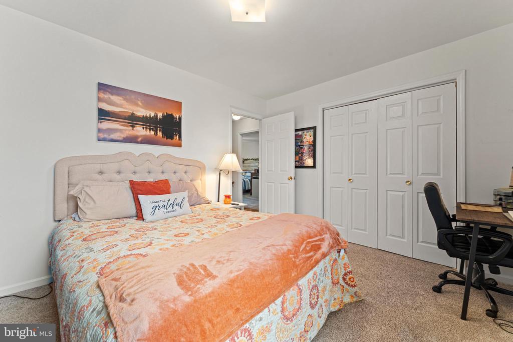 2321 MAPLEWOOD DRIVE