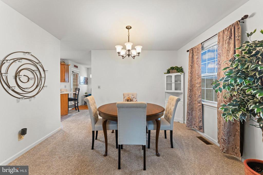 2321 MAPLEWOOD DRIVE