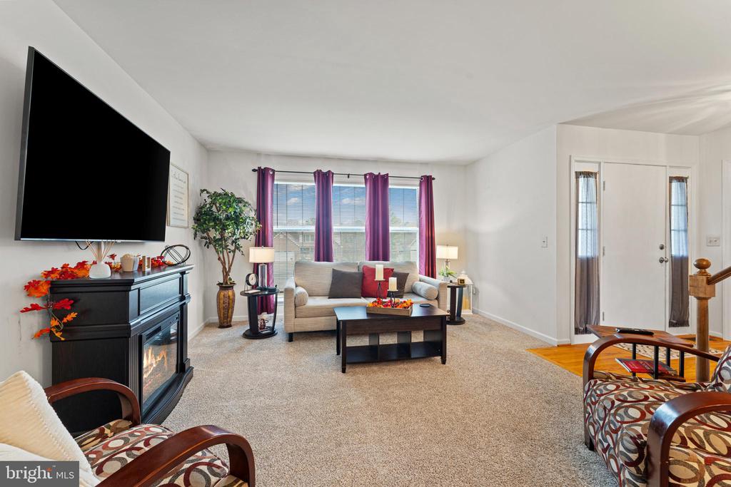 2321 MAPLEWOOD DRIVE