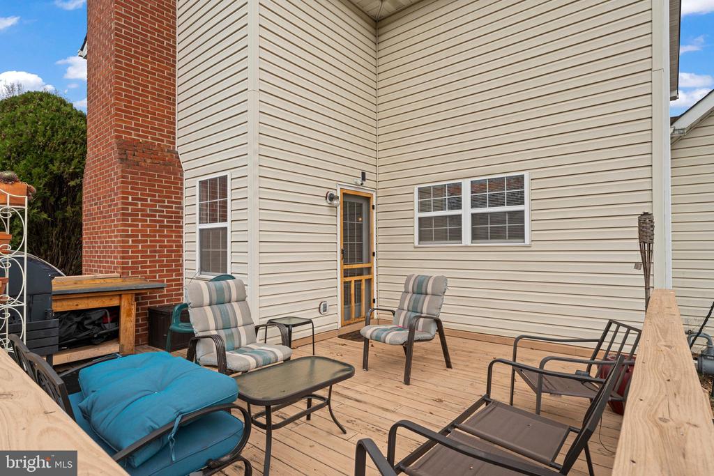 2321 MAPLEWOOD DRIVE
