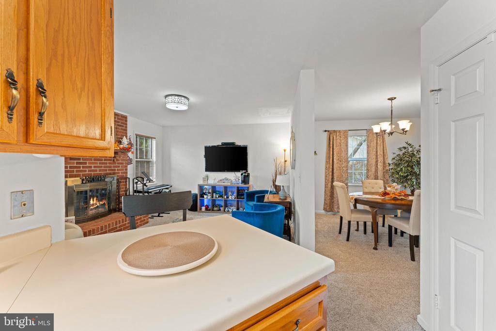 2321 MAPLEWOOD DRIVE