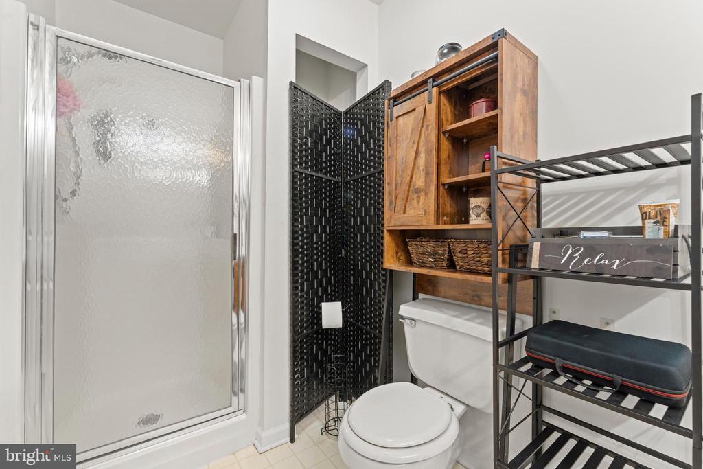 2321 MAPLEWOOD DRIVE