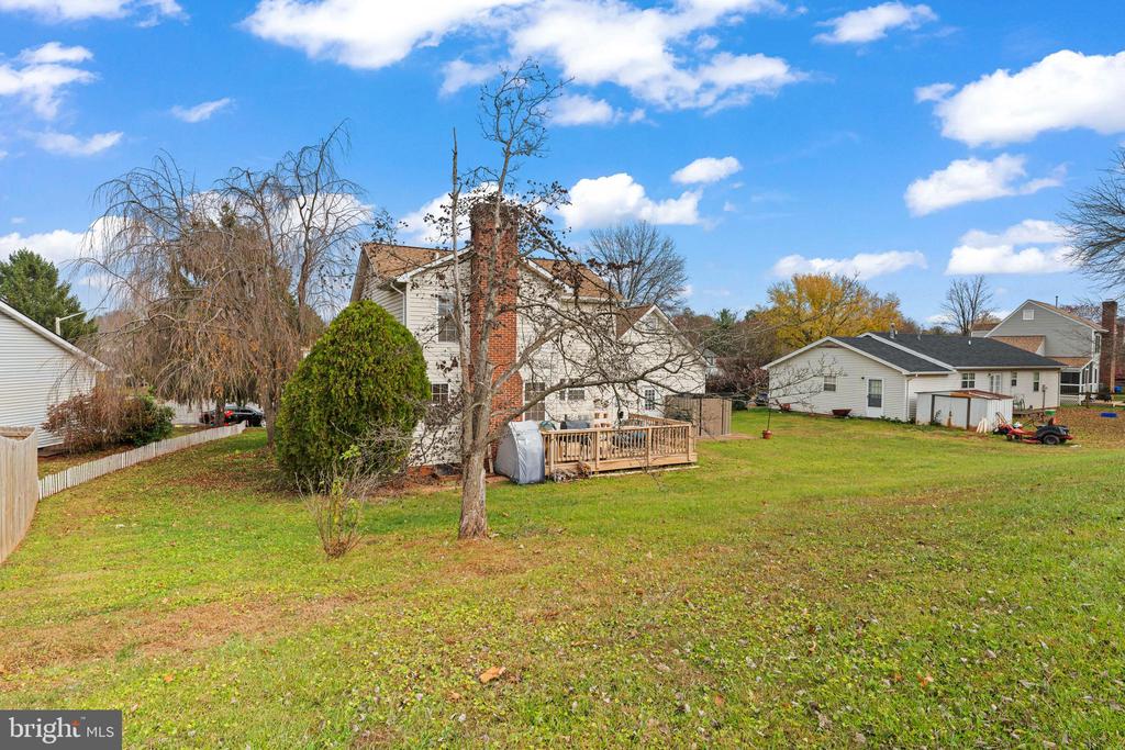 2321 MAPLEWOOD DRIVE