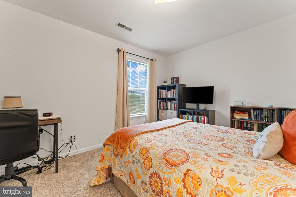 2321 MAPLEWOOD DRIVE