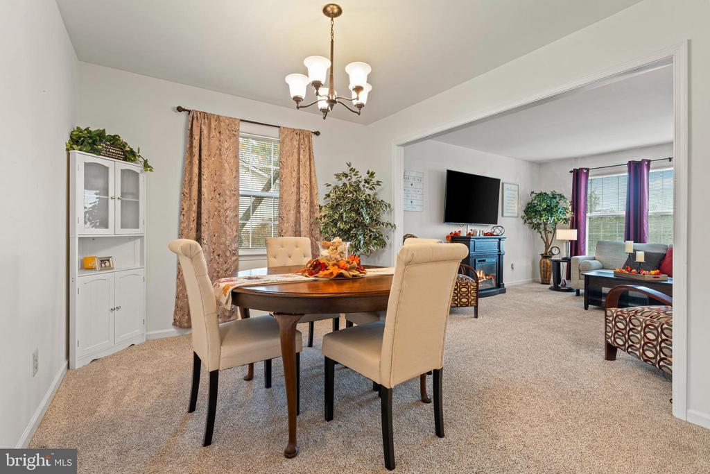 2321 MAPLEWOOD DRIVE