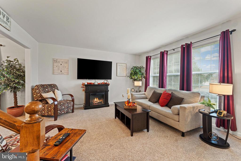 2321 MAPLEWOOD DRIVE