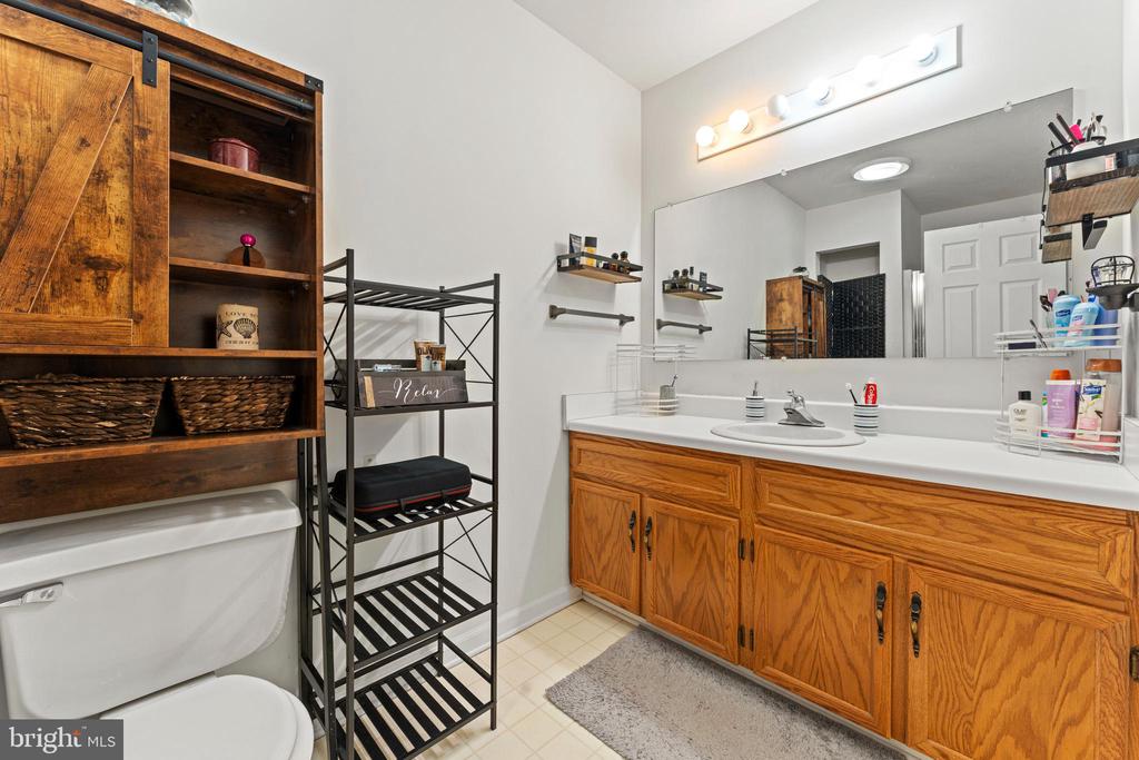 2321 MAPLEWOOD DRIVE