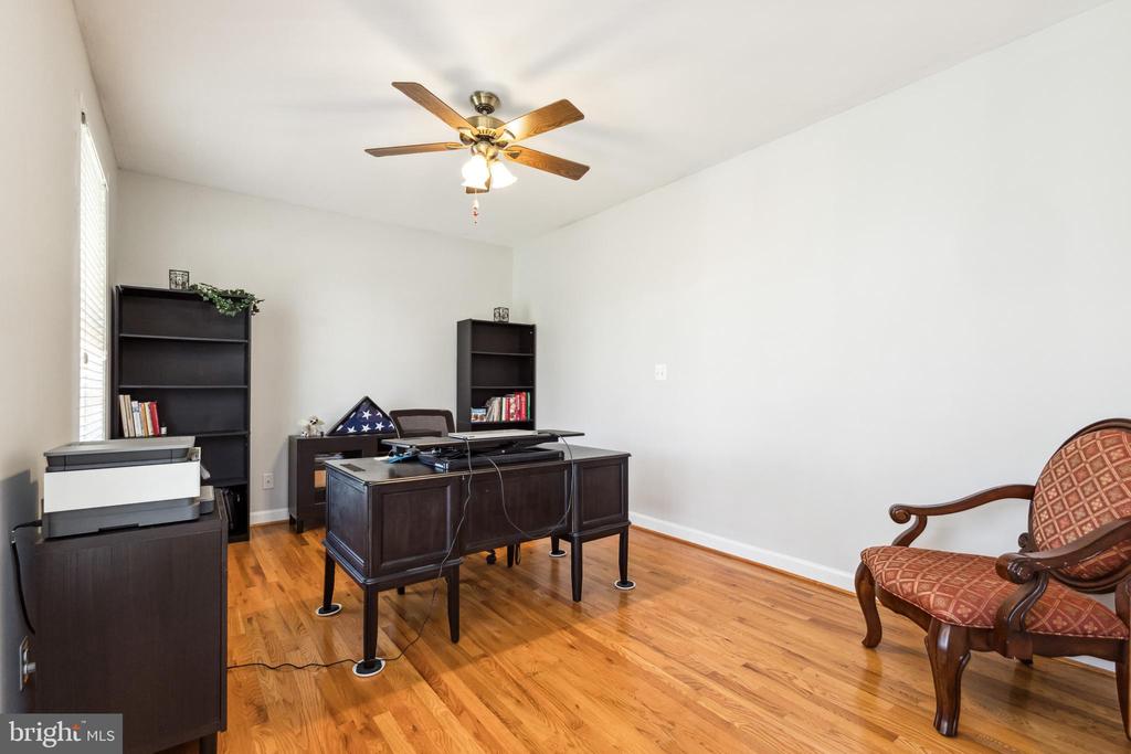 19147 JOHN WILLIAM PLACE