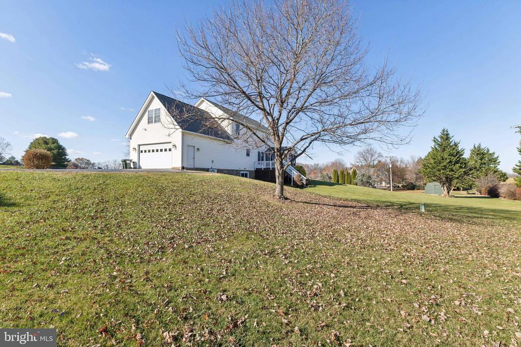 19147 JOHN WILLIAM PLACE