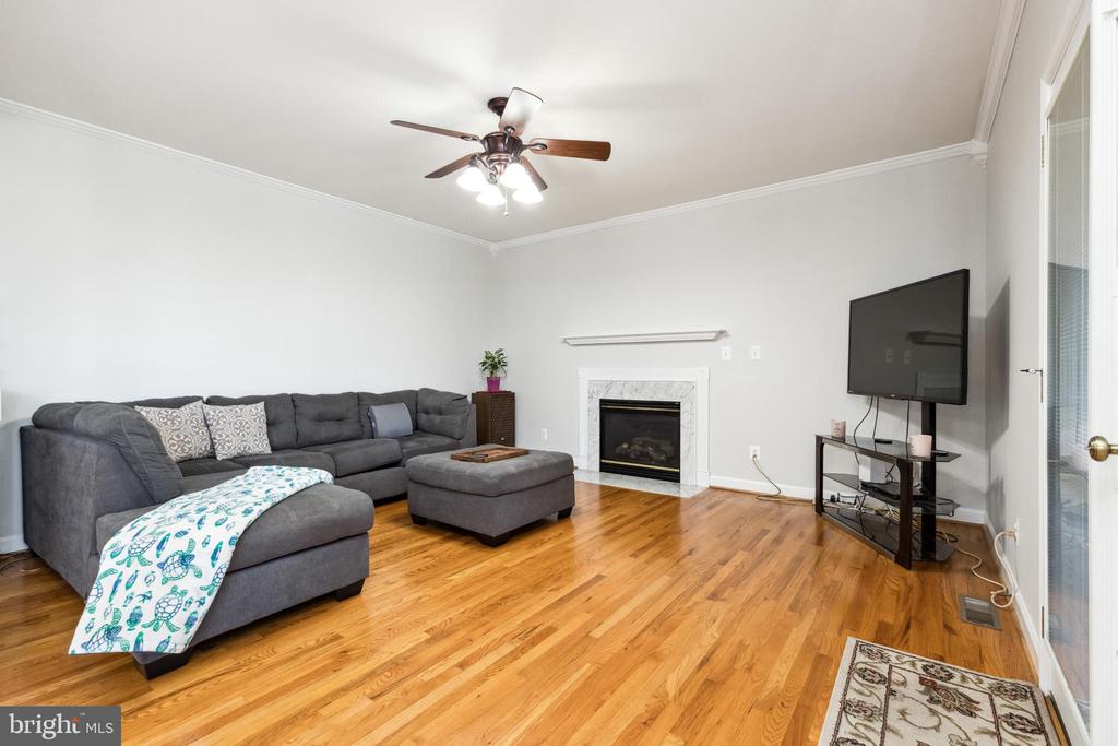 19147 JOHN WILLIAM PLACE