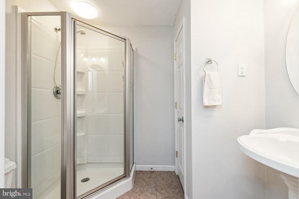19147 JOHN WILLIAM PLACE