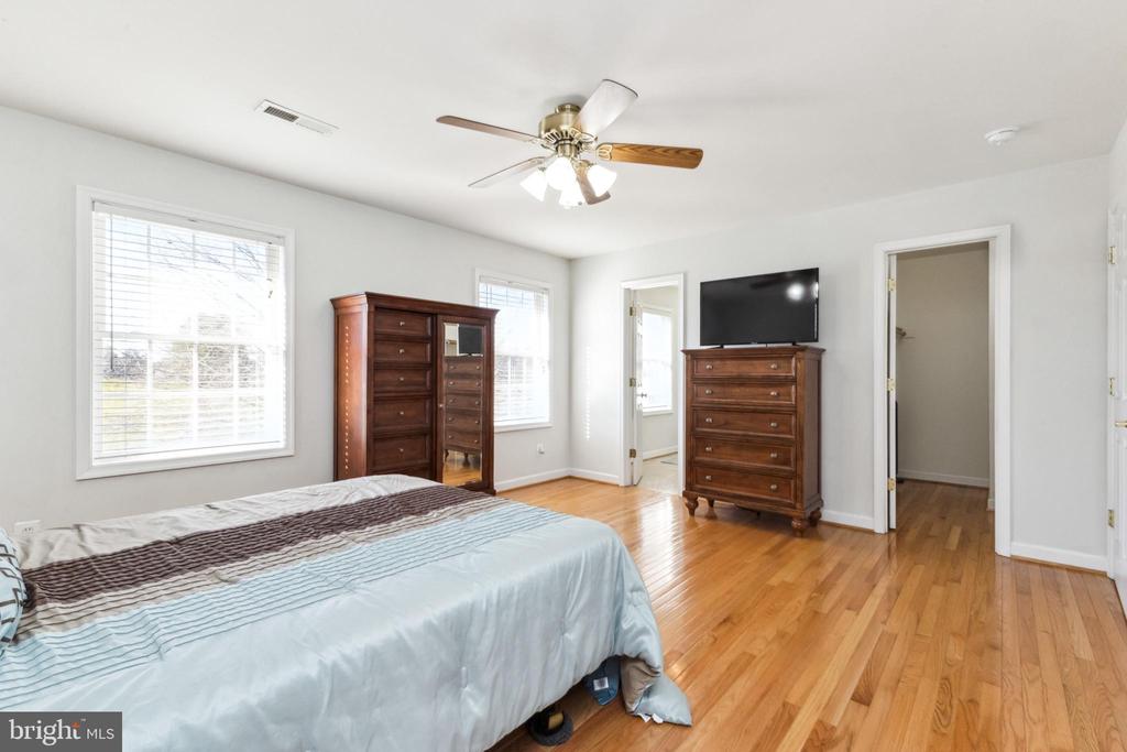 19147 JOHN WILLIAM PLACE