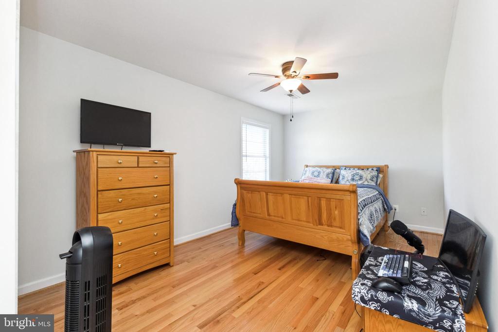 19147 JOHN WILLIAM PLACE