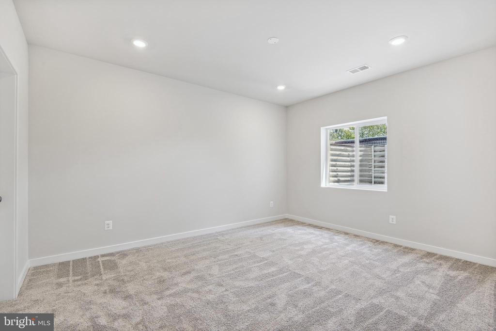 2530 NORTHUMBERLAND DRIVE MACARTHUR LOT 2288