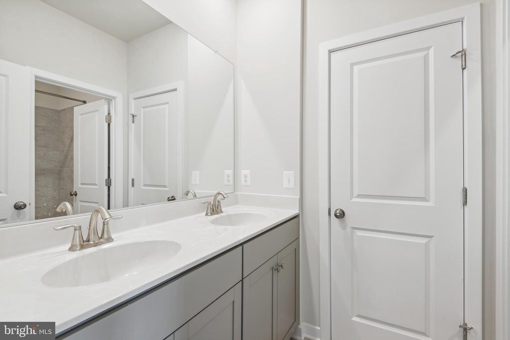 2530 NORTHUMBERLAND DRIVE MACARTHUR LOT 2288