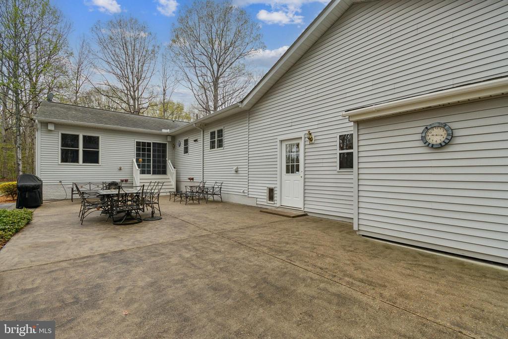 7408 RYAN COURT