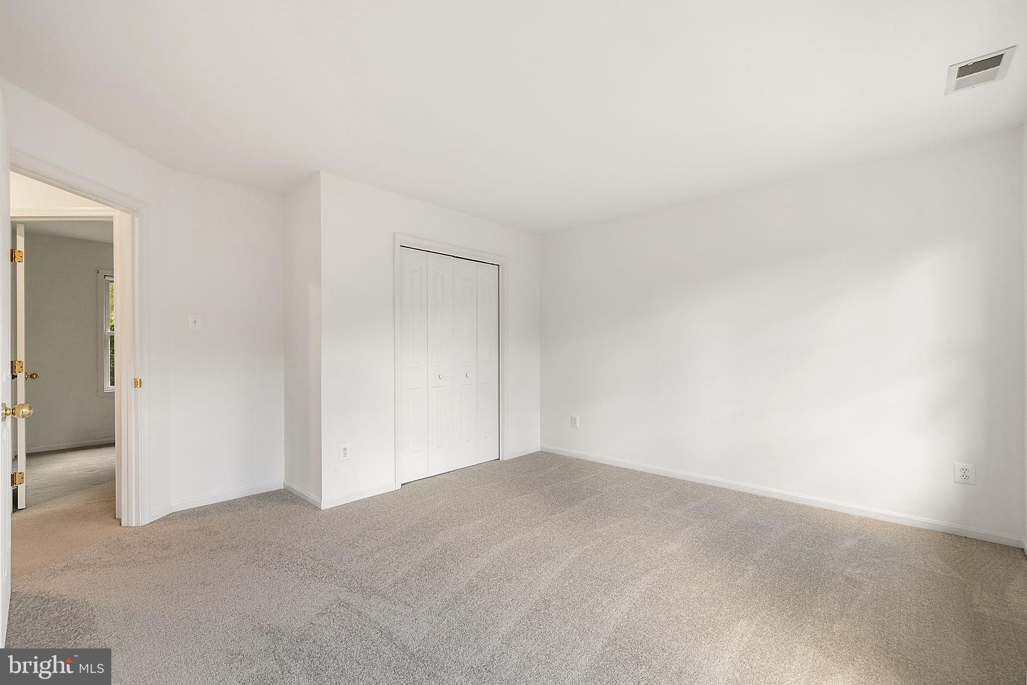 1372 FREEMAN DRIVE