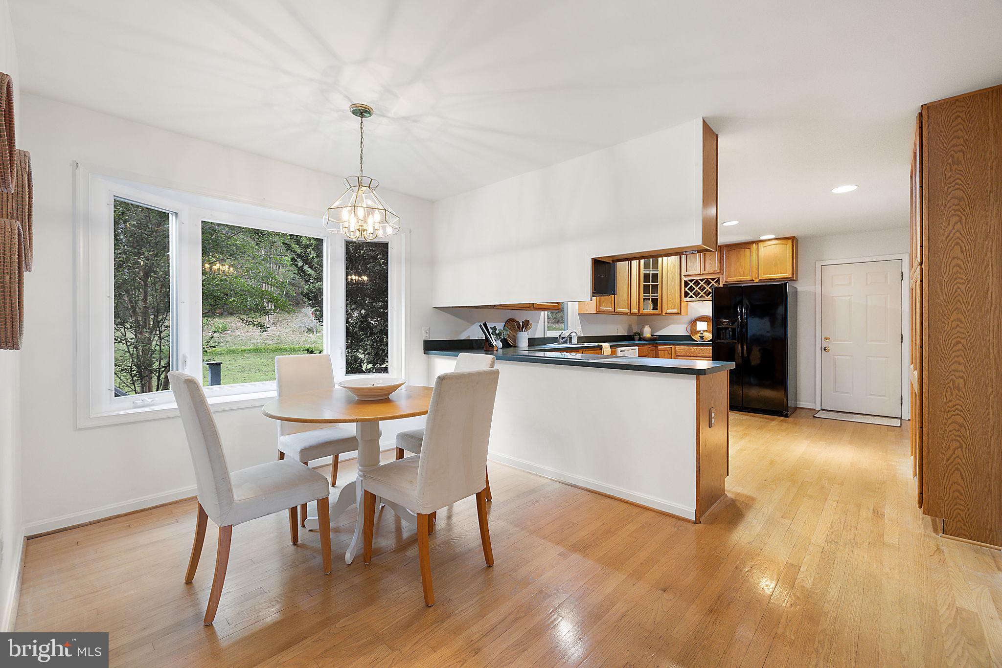 1372 FREEMAN DRIVE