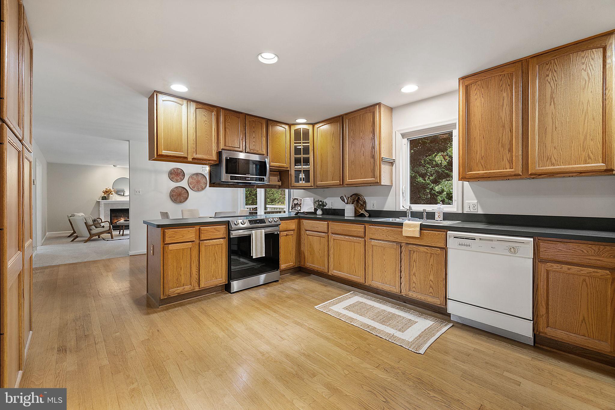 1372 FREEMAN DRIVE