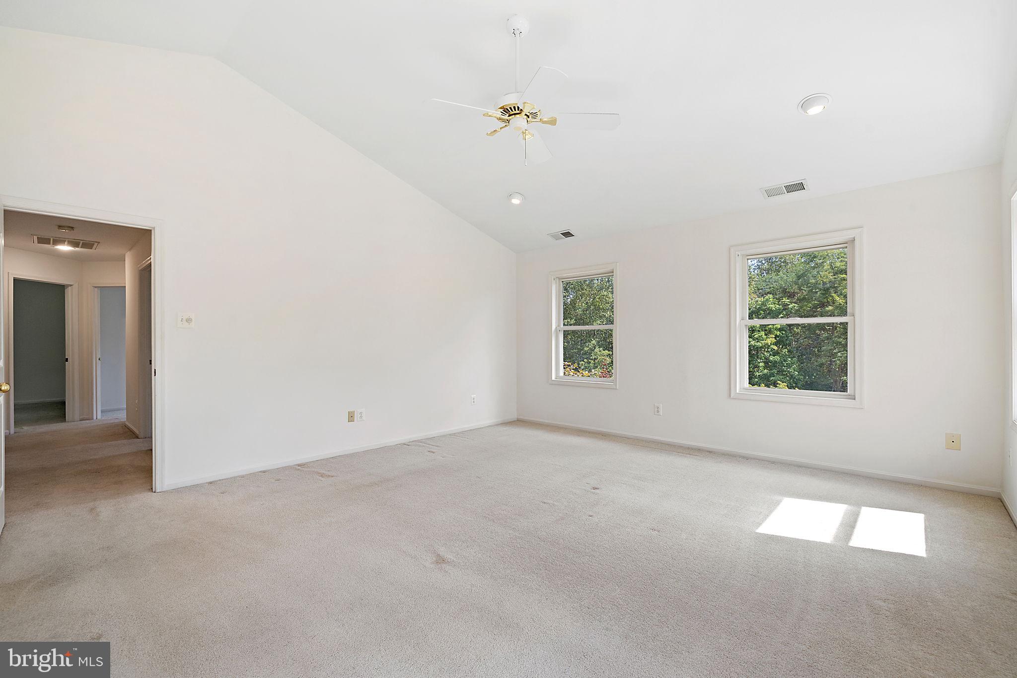 1372 FREEMAN DRIVE