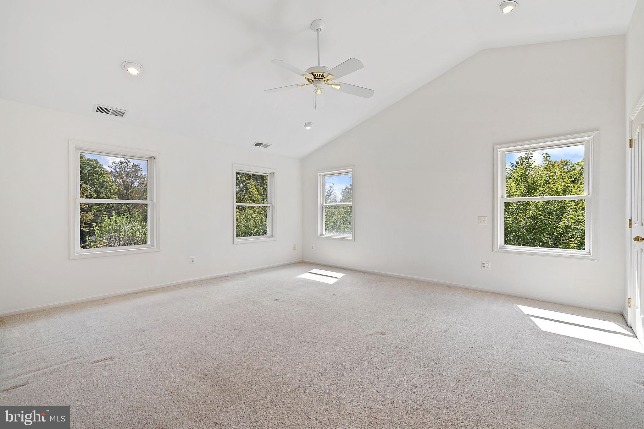 1372 FREEMAN DRIVE