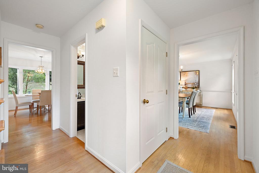 1372 FREEMAN DRIVE