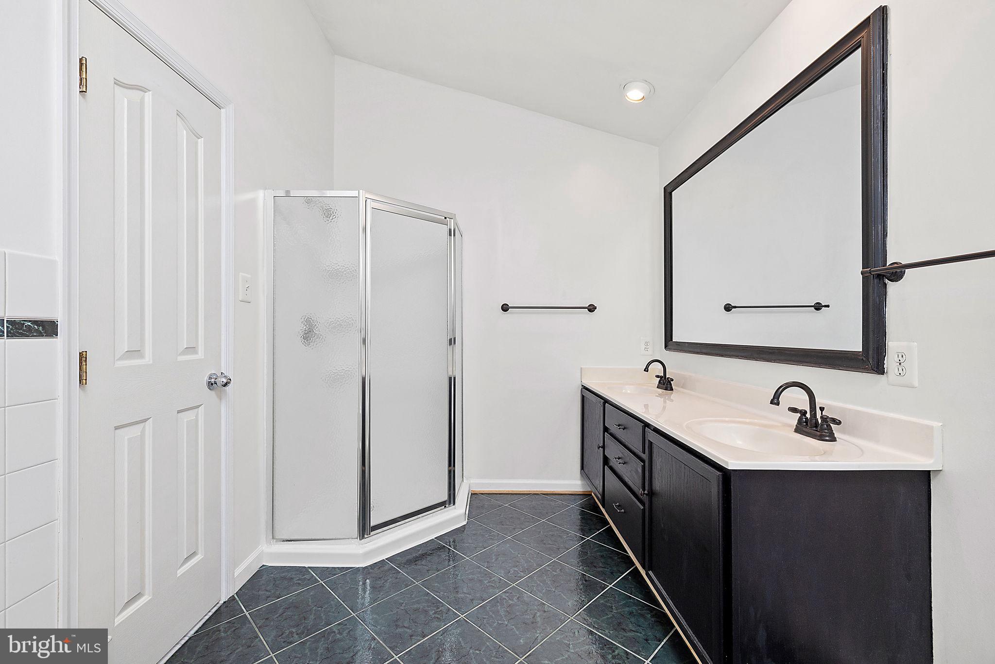 1372 FREEMAN DRIVE