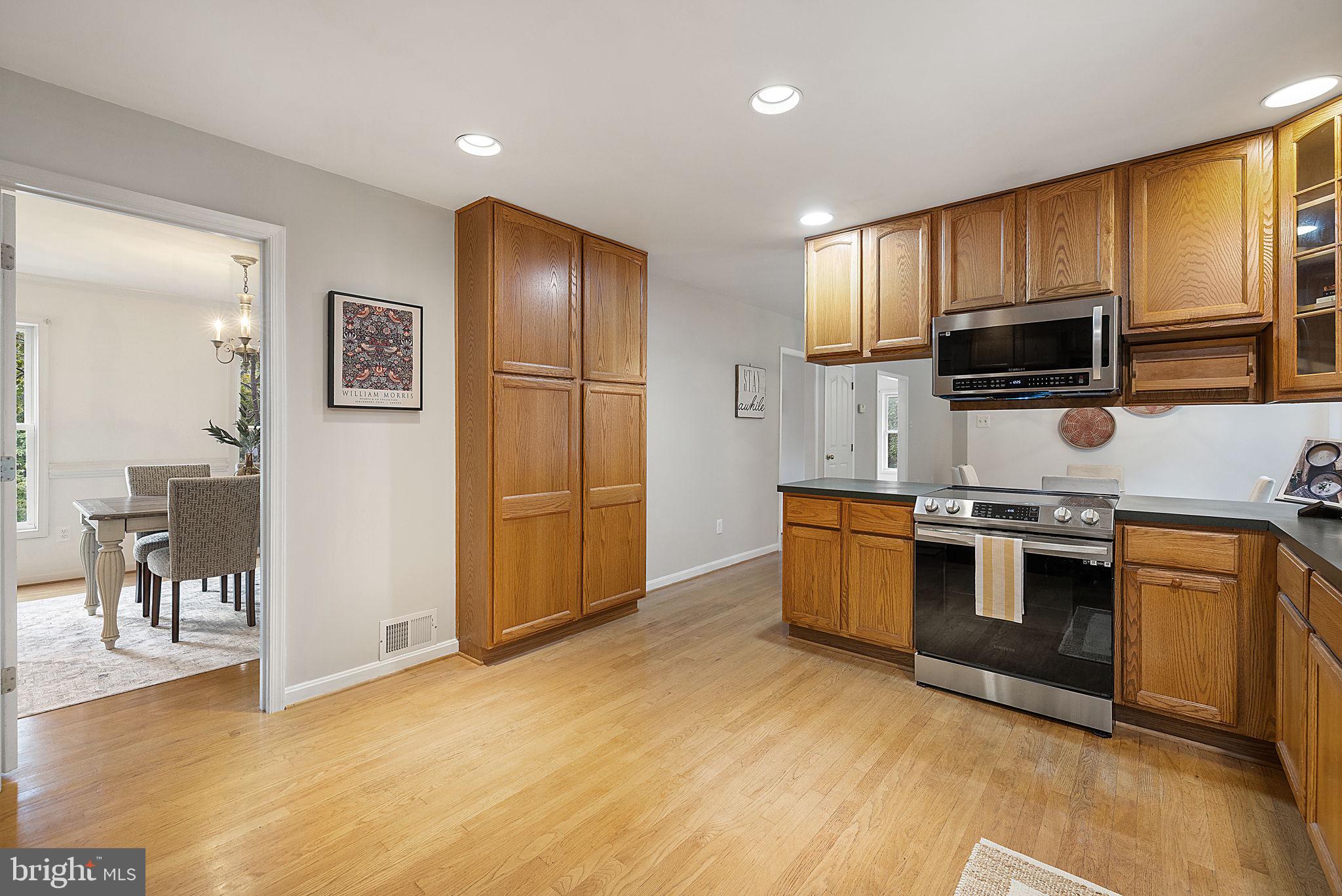 1372 FREEMAN DRIVE