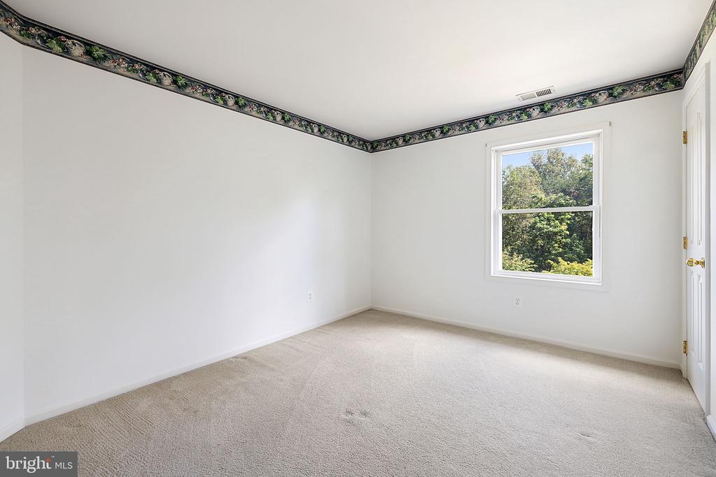 1372 FREEMAN DRIVE