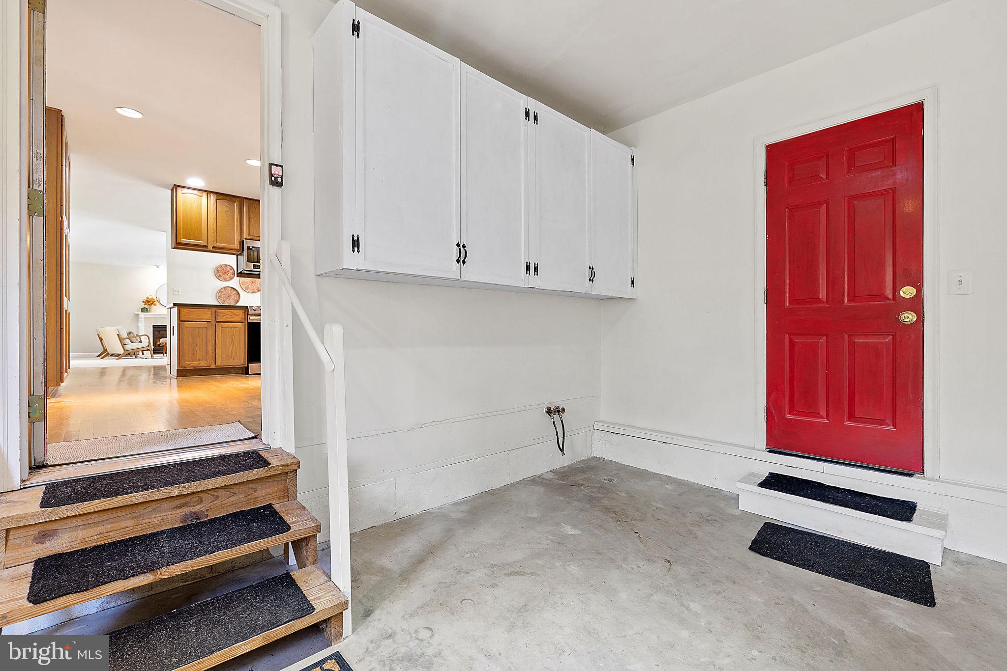 1372 FREEMAN DRIVE