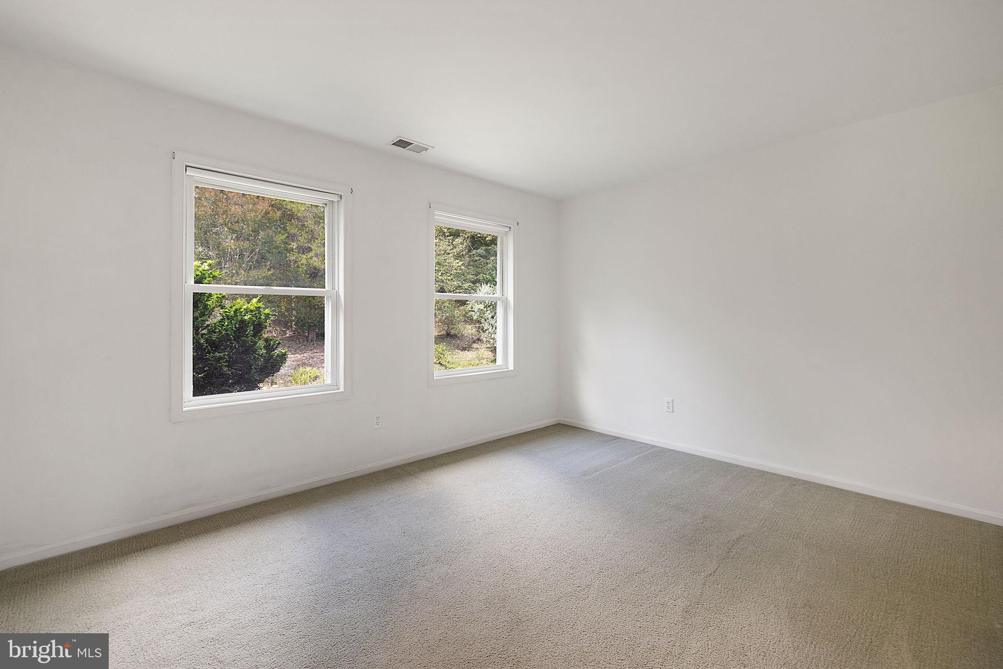 1372 FREEMAN DRIVE