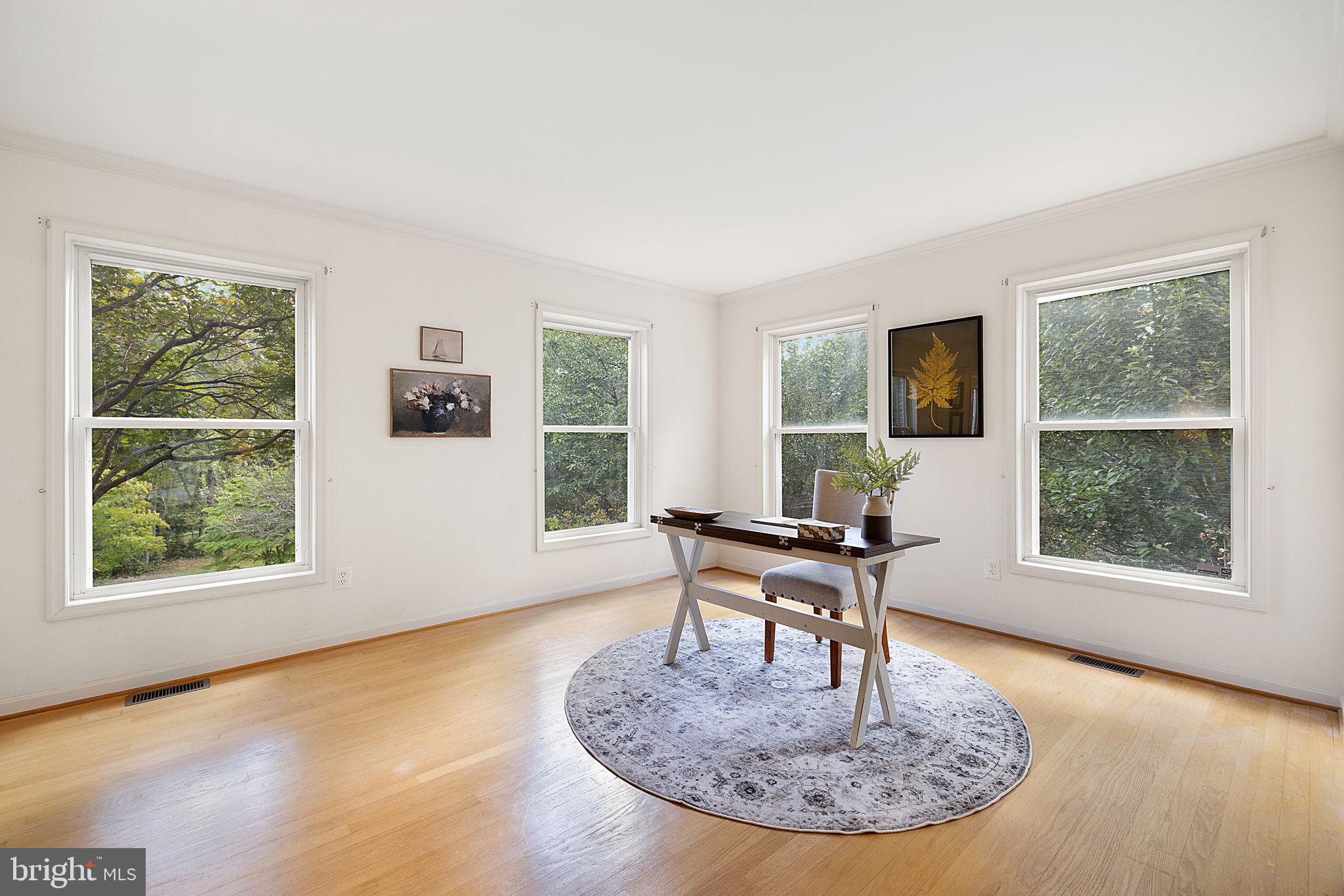 1372 FREEMAN DRIVE