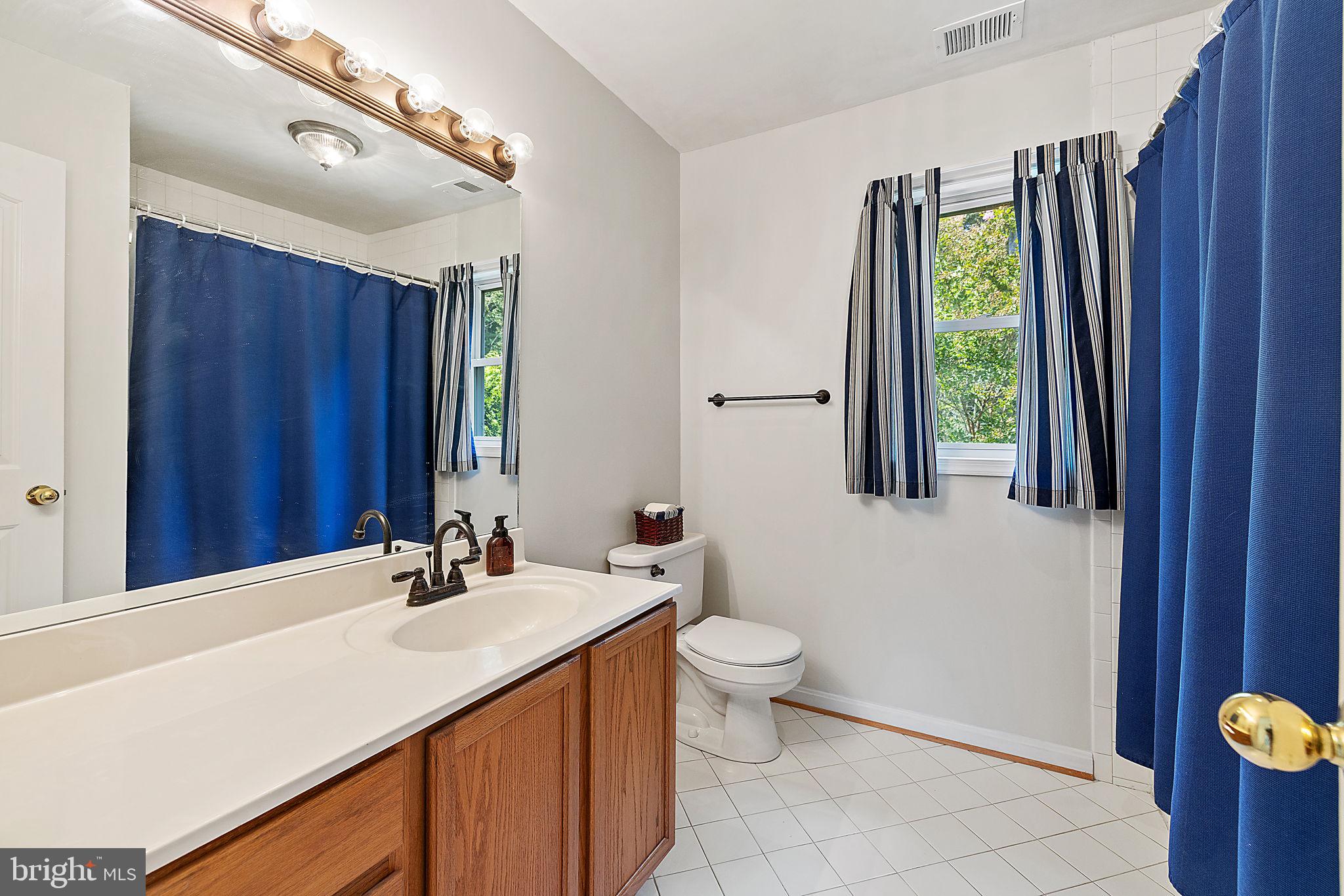 1372 FREEMAN DRIVE
