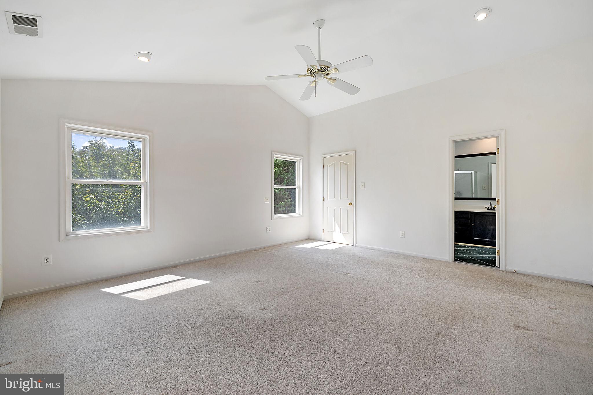 1372 FREEMAN DRIVE